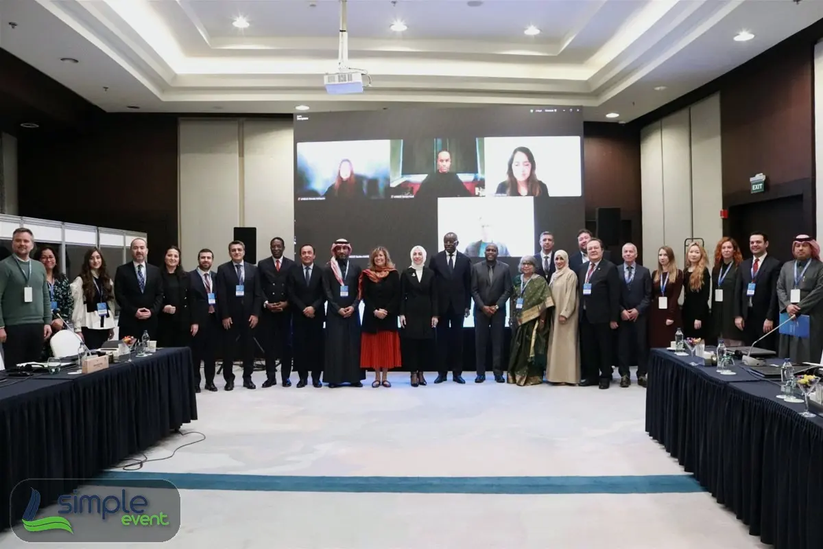 UNESCO hibrit toplantı grup fotoğrafı